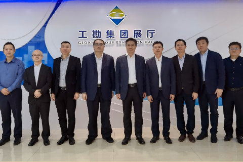  汕头高新区管委会考察团莅临澳门大阳城网站集团考察指导